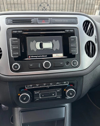Volkswagen Tiguan cena 54700 przebieg: 177456, rok produkcji 2015 z Gniew małe 326